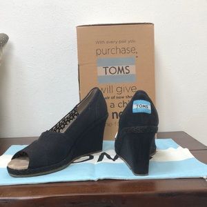 Toms canvas wedges